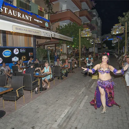 Kleopatra Bebek Αλάνια